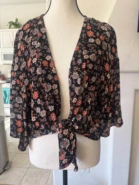 Pink Rose Black Floral Tie Front Crop Top L 6- 10 Boho Bell Sleeve Shrug